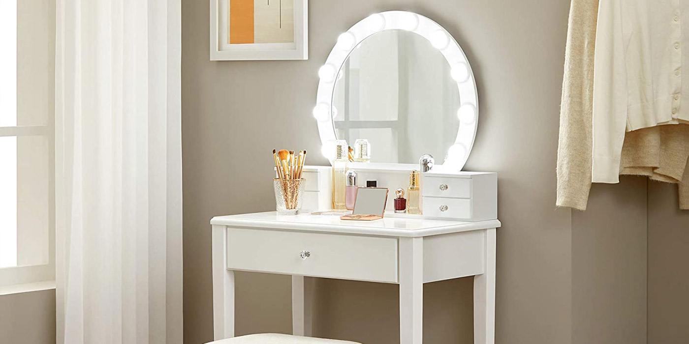 Introduction to LED Mirror Bulbs in Hollywood Makeup Mirrors